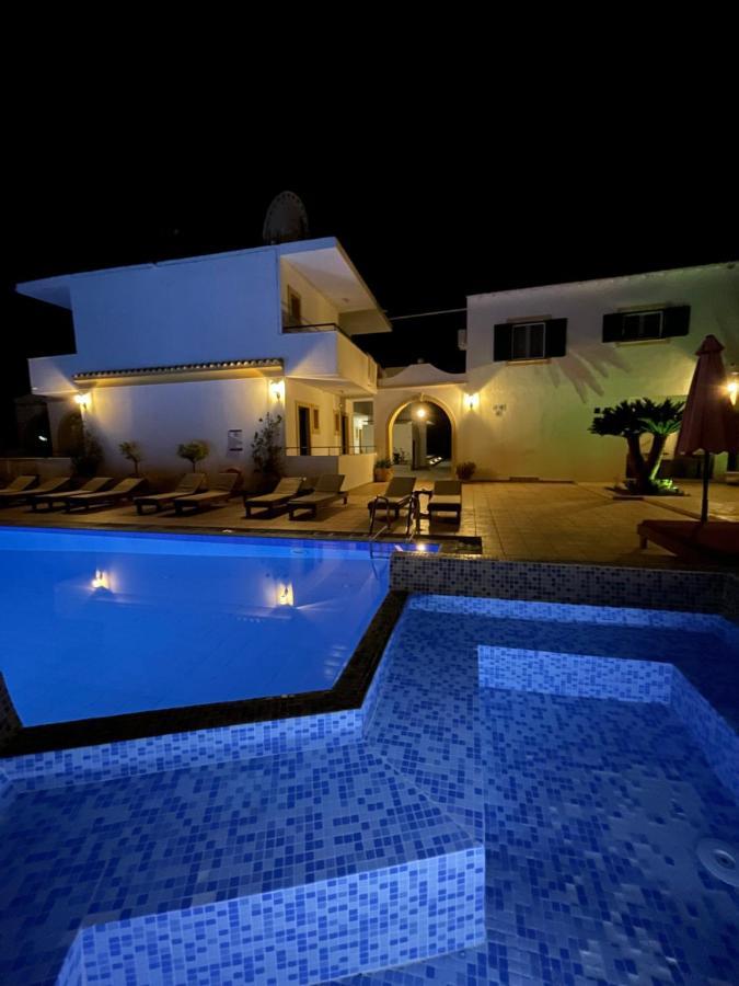 Oasis Club